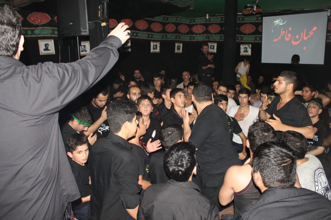 سوگواره چهارم-عکس 33-سیدصدرالدین سیدصبوری-جلسه هیأت فضای داخلی