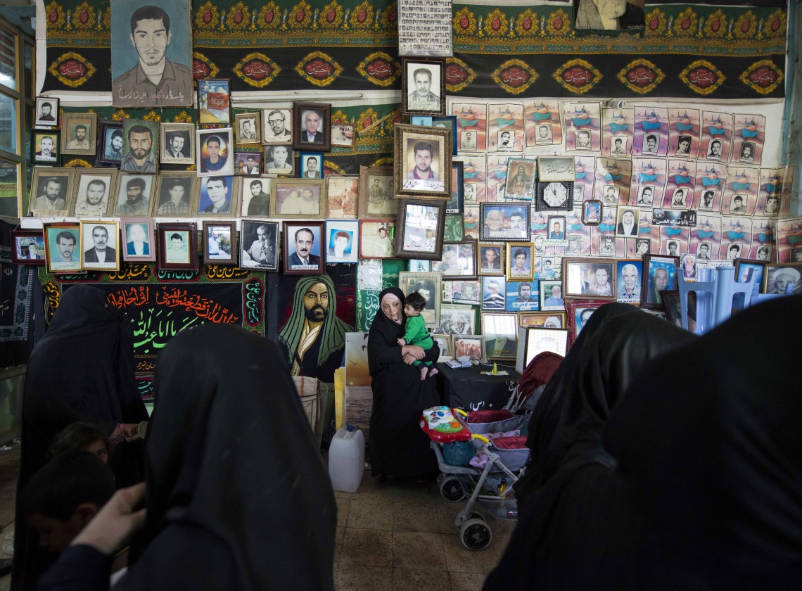 سوگواره چهارم-عکس 32-سید احسان مرتضوی-جلسه هیأت فضای بیرونی