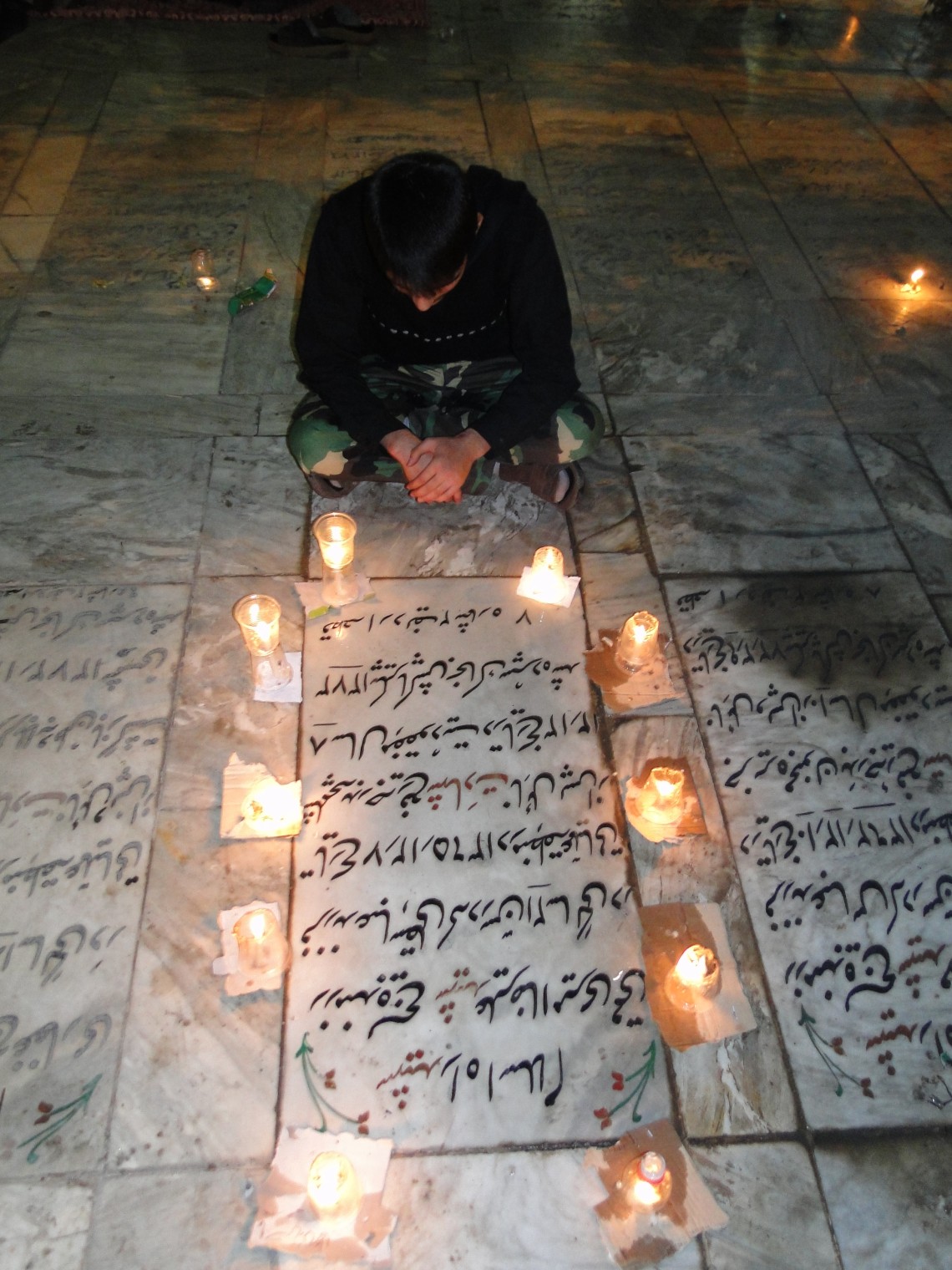 سوگواره دوم-عکس 15-فرشید پراوین-جلسه هیأت فضای بیرونی 