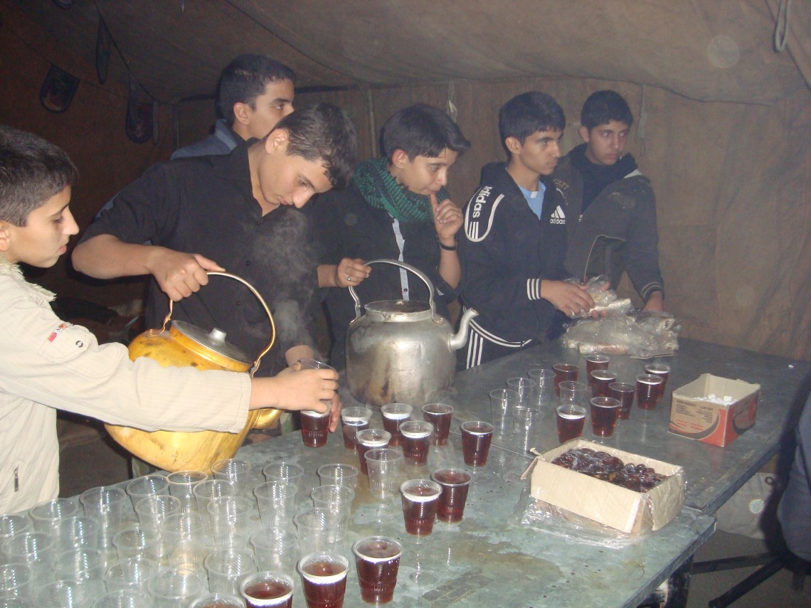 سوگواره دوم-عکس 19-فرشید پراوین-جلسه هیأت فضای بیرونی 