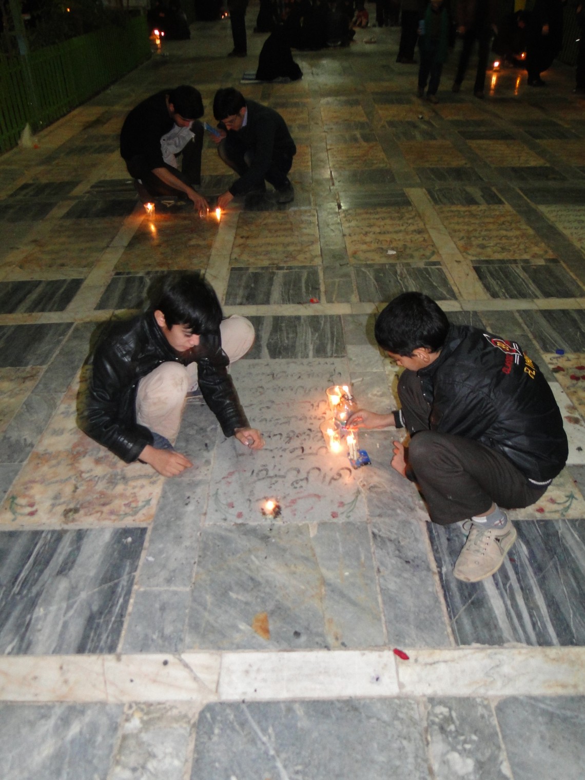 سوگواره دوم-عکس 28-فرشید پراوین-جلسه هیأت فضای بیرونی 