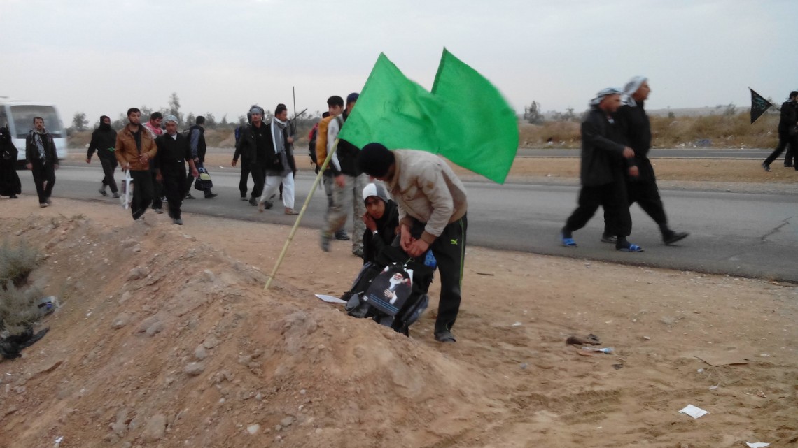 سوگواره سوم-عکس 4-حسن منصوری حبیب ابادی-پیاده روی اربعین از نجف تا کربلا