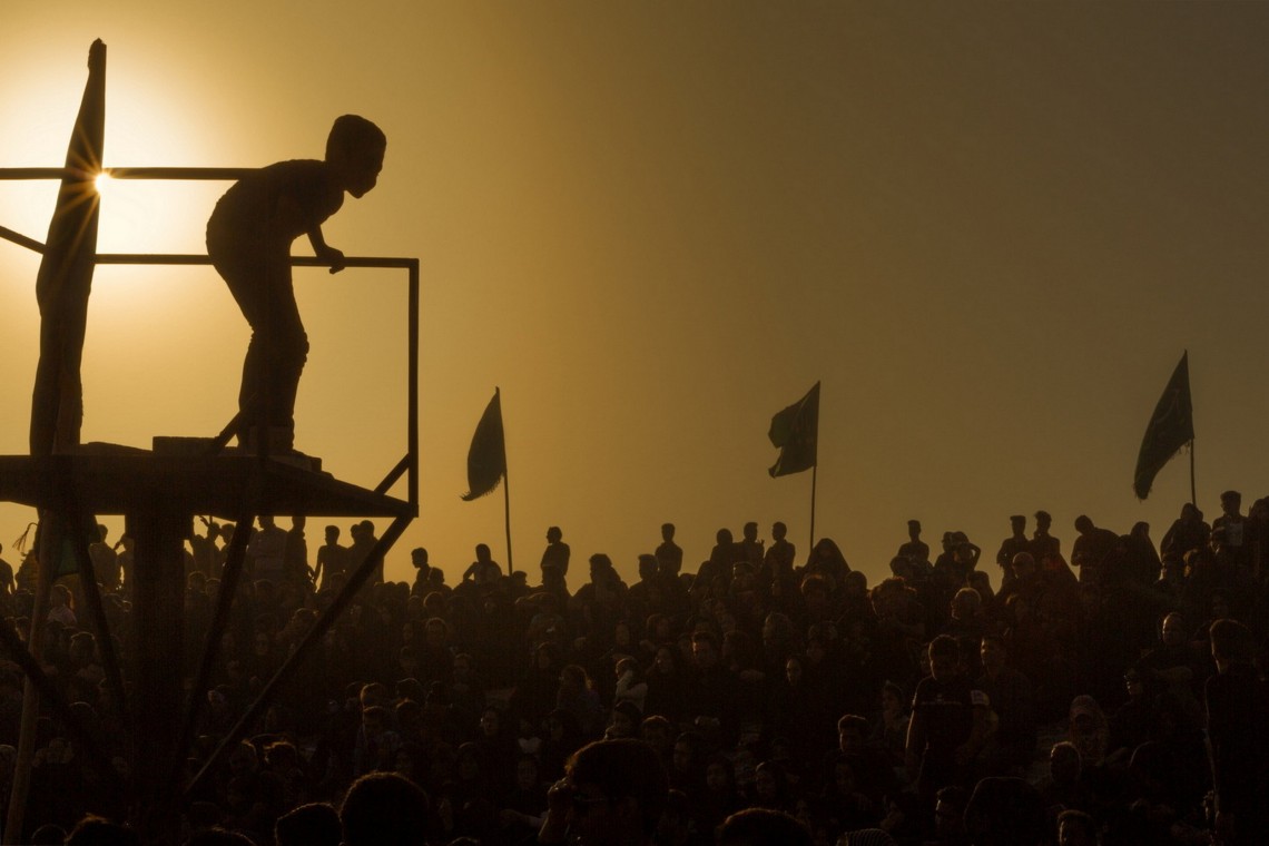 دهمین سوگواره عاشورایی عکس هیأت-هادی دهقان پور-مجالس احیای امراهل‌البیت علیهم‌السلام مجموعه عکس-دوربین دیجیتال-اقامه عزا (گزارشی از روند برگزاری مراسم هیأت از ابتدا تا انتها)