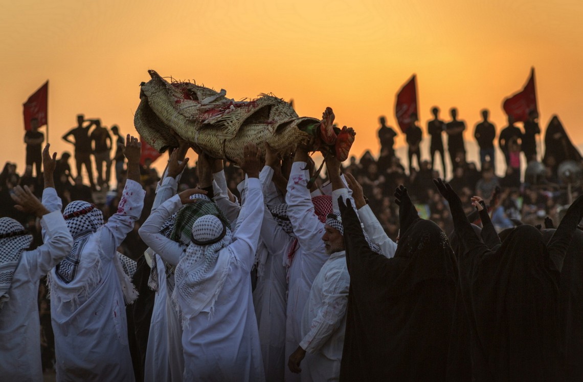 دهمین سوگواره عاشورایی عکس هیأت-هادی دهقان پور-مجالس احیای امراهل‌البیت علیهم‌السلام مجموعه عکس-دوربین دیجیتال-اقامه عزا (گزارشی از روند برگزاری مراسم هیأت از ابتدا تا انتها)