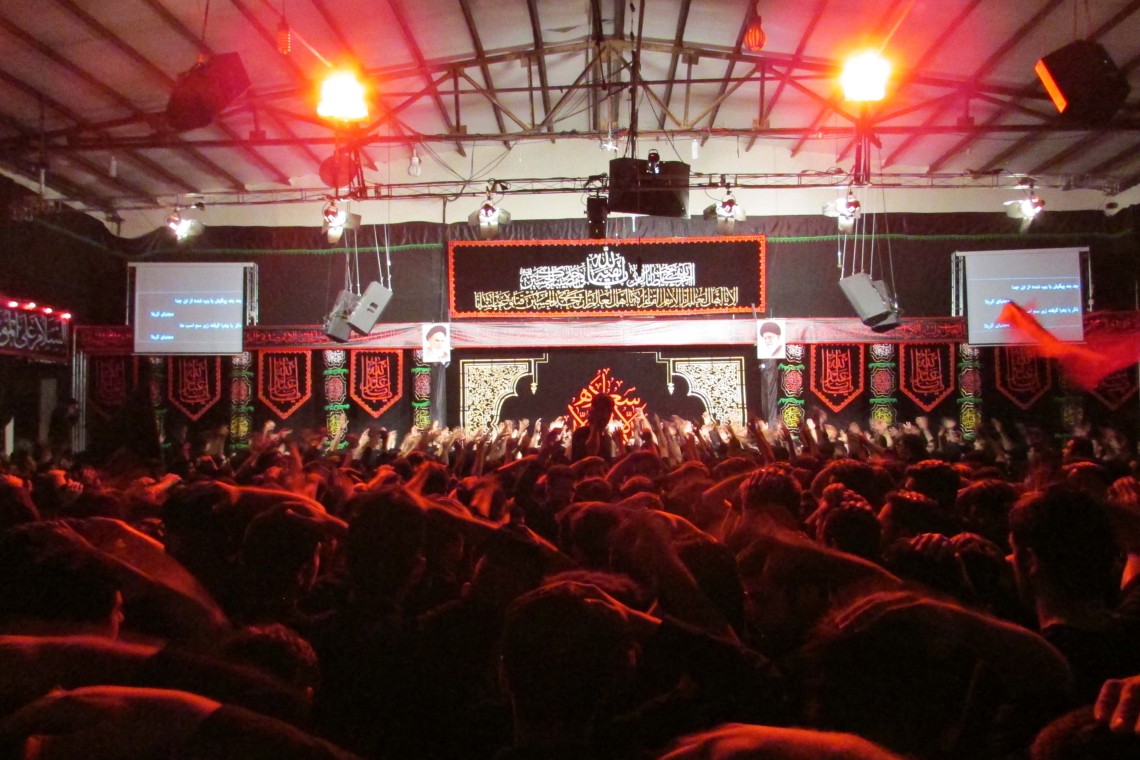 سوگواره چهارم-عکس 27-مهدی کرمی-جلسه هیأت فضای داخلی