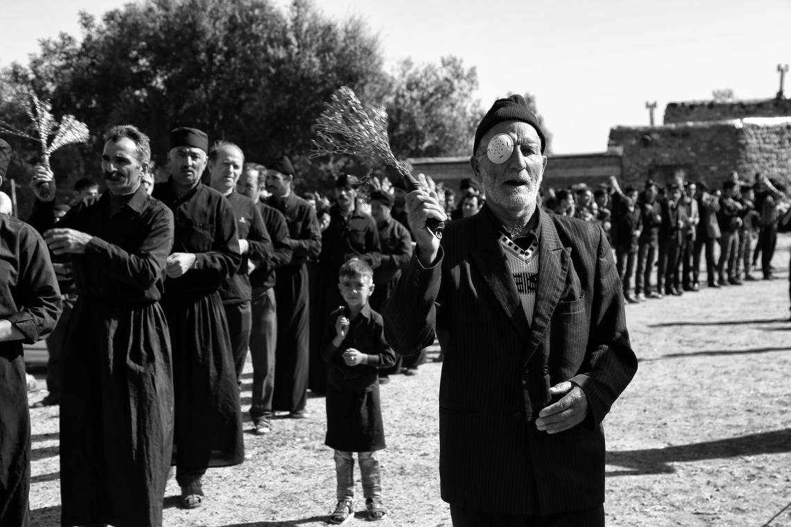 فراخوان ششمین سوگواره عاشورایی عکس هیأت-پرویز گلی زاده-بخش اصلی -جلسه هیأت