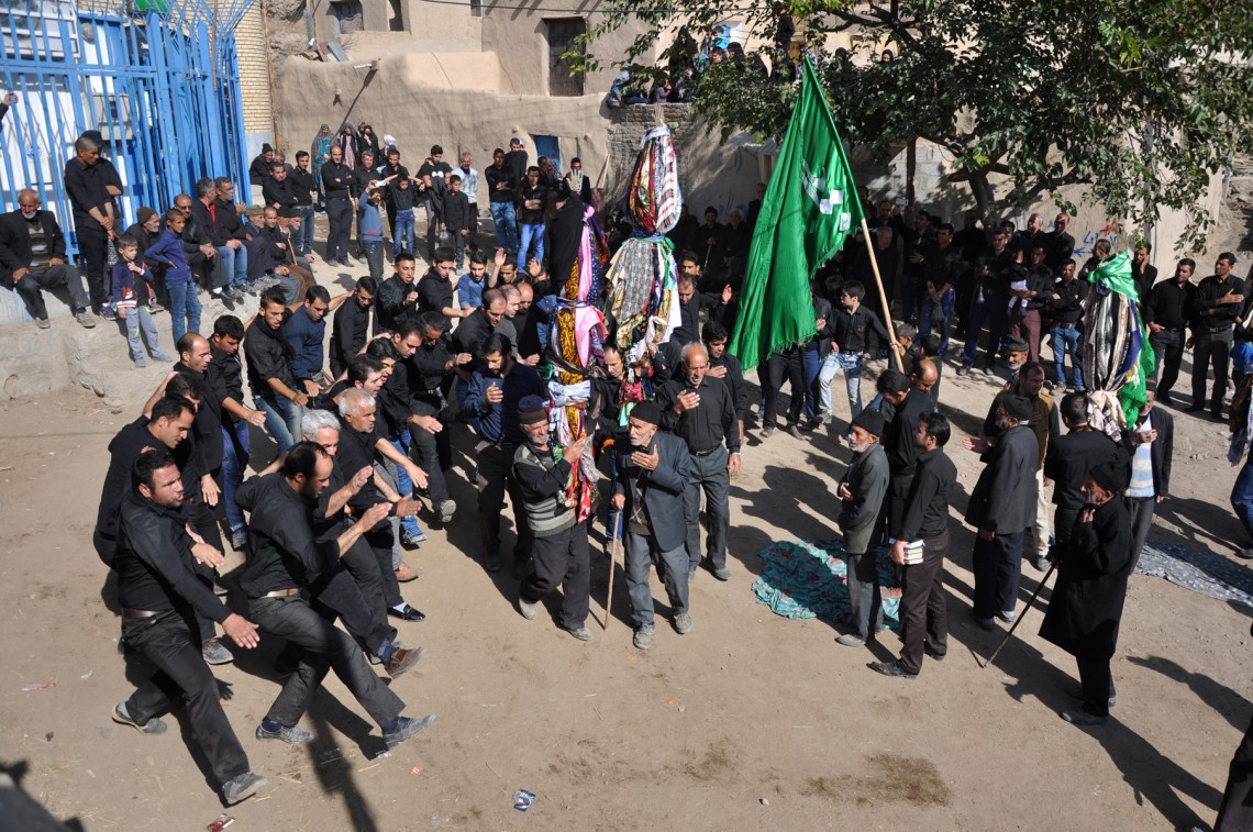 سوگواره پنجم-عکس 33-پرویز گلی زاده-جلسه هیأت