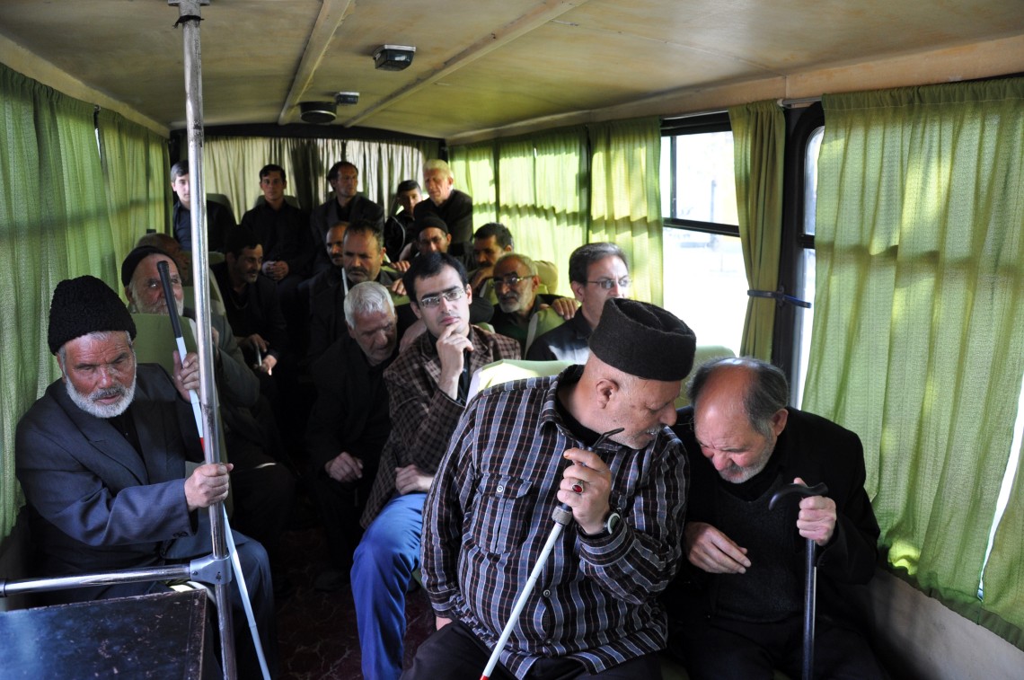 سوگواره پنجم-عکس 35-پرویز گلی زاده-جلسه هیأت فضای بیرونی