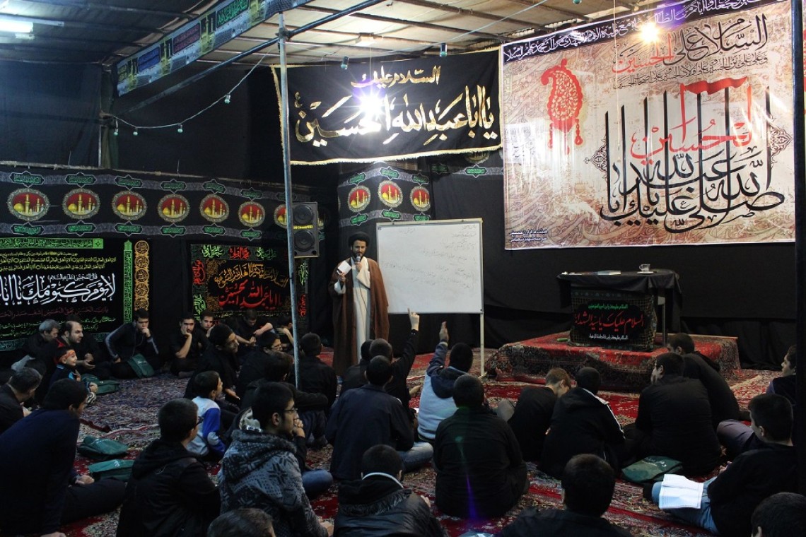 سوگواره چهارم-عکس 45-احمدرضا کریمی-جلسه هیأت فضای داخلی