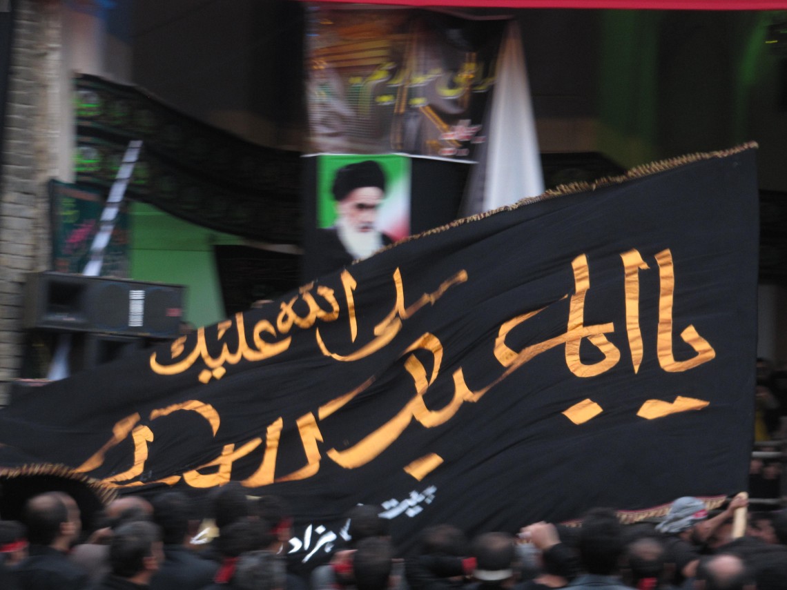 سوگواره سوم-عکس 8-وحید وادی السلامی-جلسه هیأت فضای بیرونی