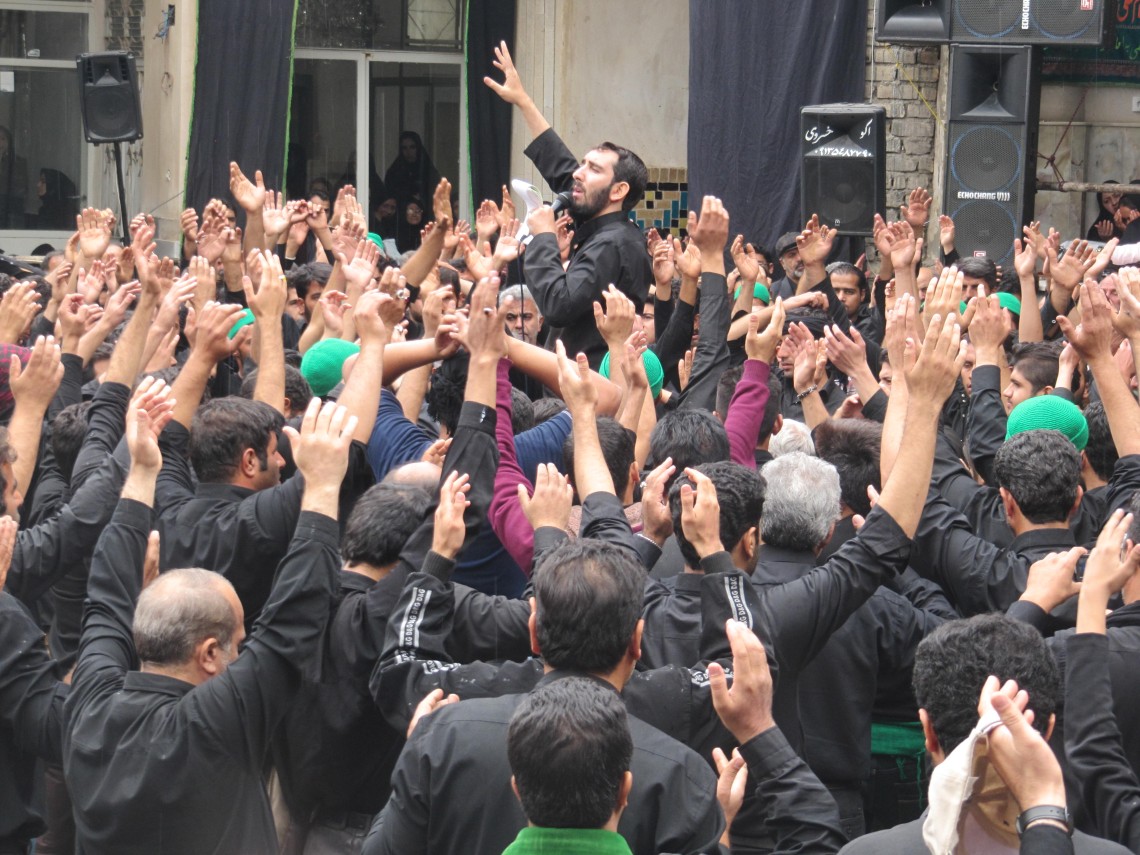 سوگواره سوم-عکس 20-وحید وادی السلامی-جلسه هیأت فضای داخلی