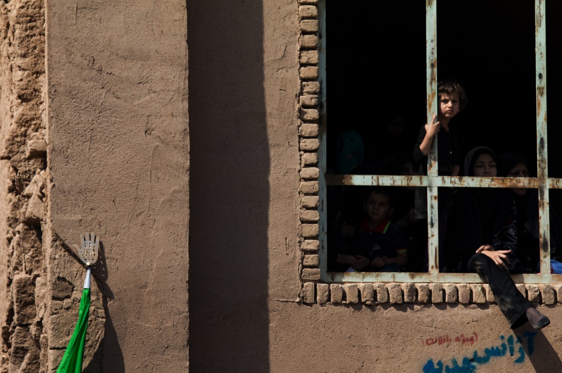 فراخوان ششمین سوگواره عاشورایی عکس هیأت-علی  حسن زاده-بخش اصلی -جلسه هیأت