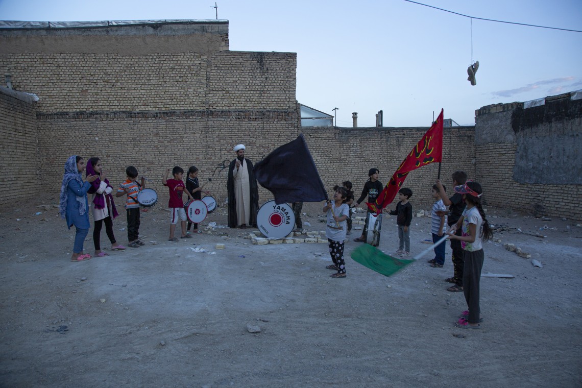 یازدهمین سوگواره عاشورایی عکس هیأت-مریم آل مومن دهکردی-بخش اصلی-روایت هیأت(مجموعه عکس)