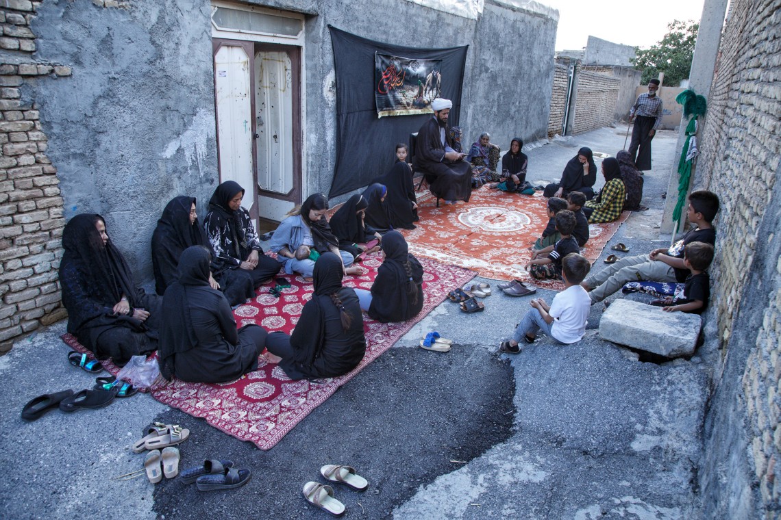 یازدهمین سوگواره عاشورایی عکس هیأت-مریم آل مومن دهکردی-بخش اصلی-روایت هیأت(مجموعه عکس)