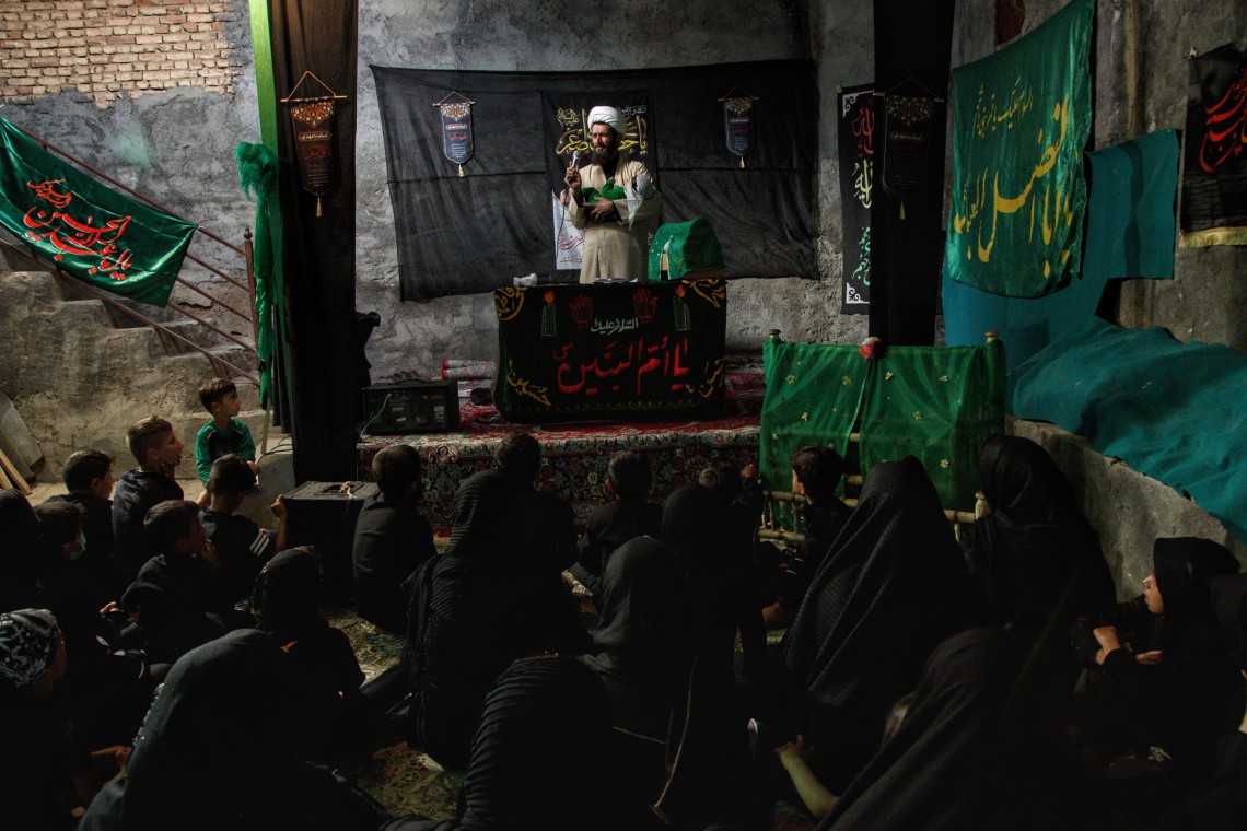 یازدهمین سوگواره عاشورایی عکس هیأت-مریم آل مومن دهکردی-بخش اصلی-روایت هیأت(مجموعه عکس)