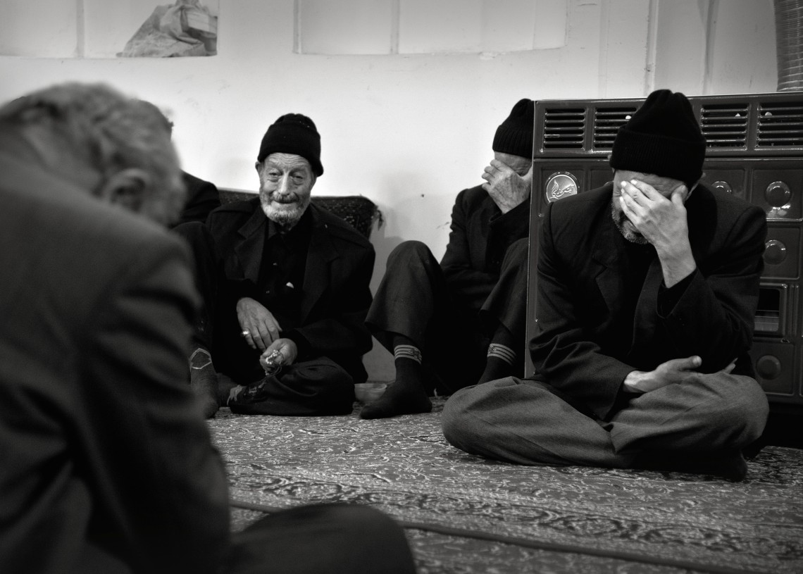 سوگواره سوم-عکس 21-مهدی طاهری-جلسه هیأت فضای داخلی