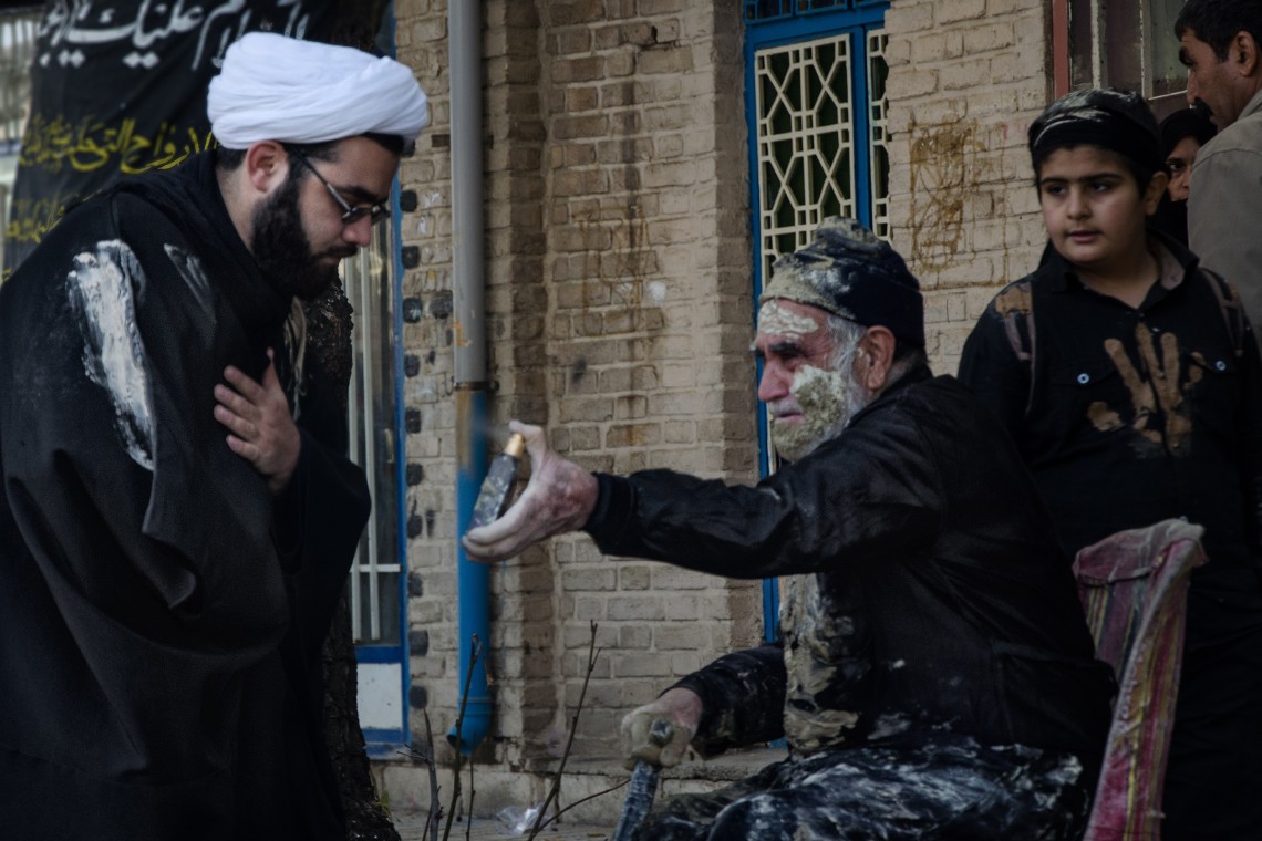 سوگواره دوم-عکس 3-محمد صالح شریفی-جلسه هیأت فضای داخلی