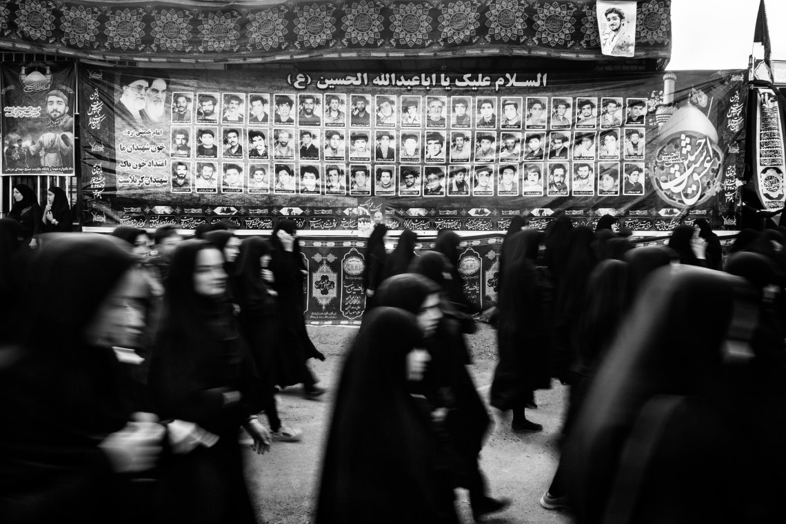 فراخوان ششمین سوگواره عاشورایی عکس هیأت-سیدعلی حسینی فر-بخش اصلی -جلسه هیأت