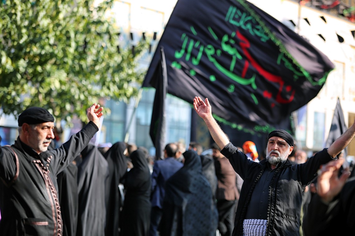 فراخوان ششمین سوگواره عاشورایی عکس هیأت-صادق  ذباح-بخش اصلی -جلسه هیأت