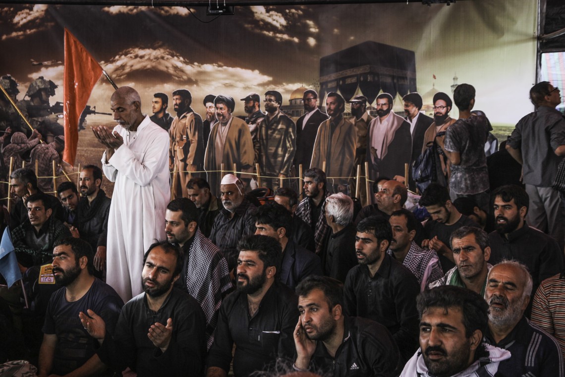 سوگواره پنجم-عکس 33-محمد عمارلو-پیاده روی اربعین از نجف تا کربلا