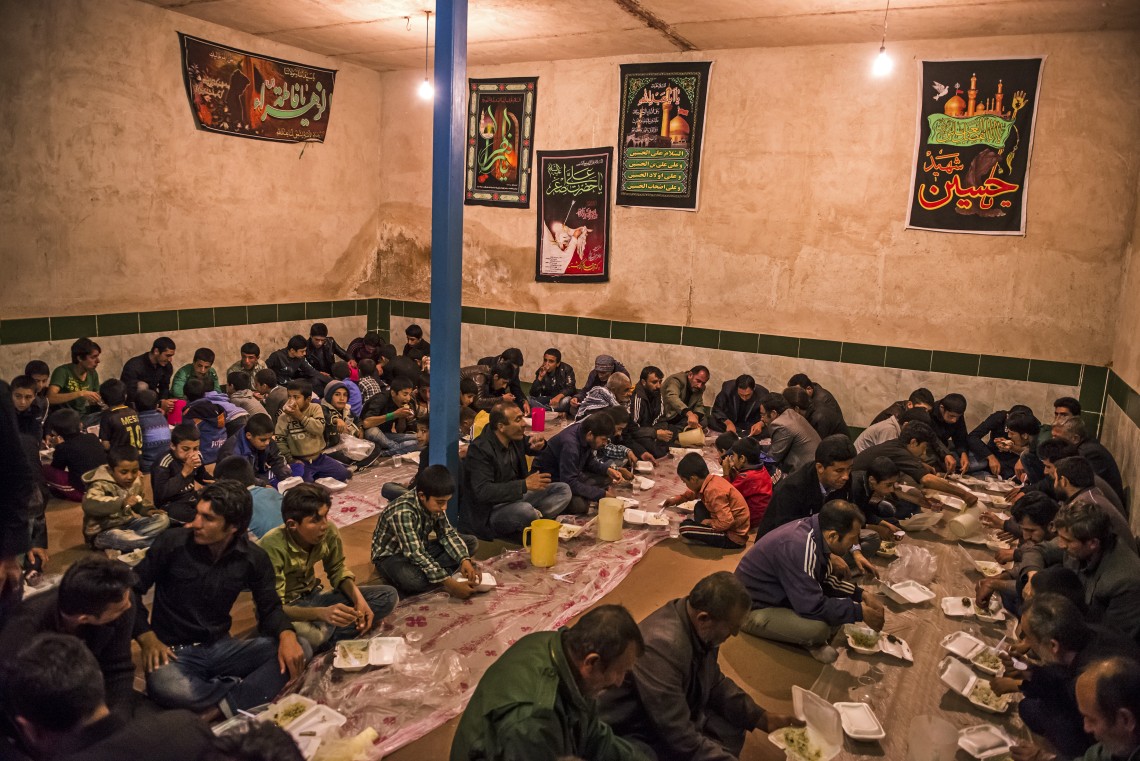 سوگواره سوم-عکس 10-داود ايزدپناه-جلسه هیأت فضای داخلی