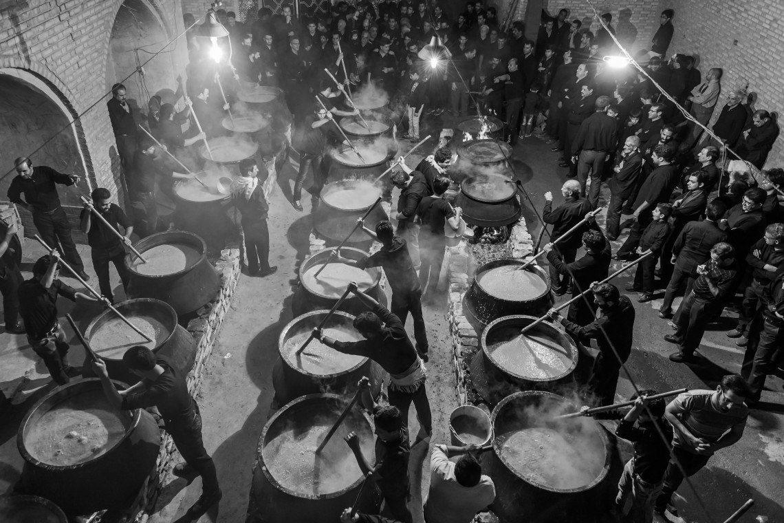 سوگواره پنجم-عکس 81-داود ايزدپناه-جلسه هیأت فضای بیرونی