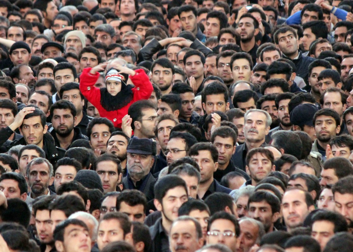 سوگواره دوم-عکس 6-مهرداد فتحی-جلسه هیأت فضای بیرونی 