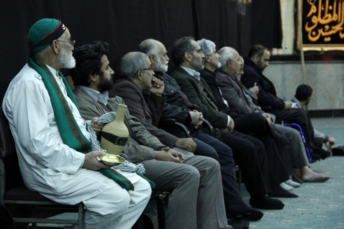 سوگواره سوم-عکس 12-محمد عباس نژاد فرد-جلسه هیأت فضای داخلی