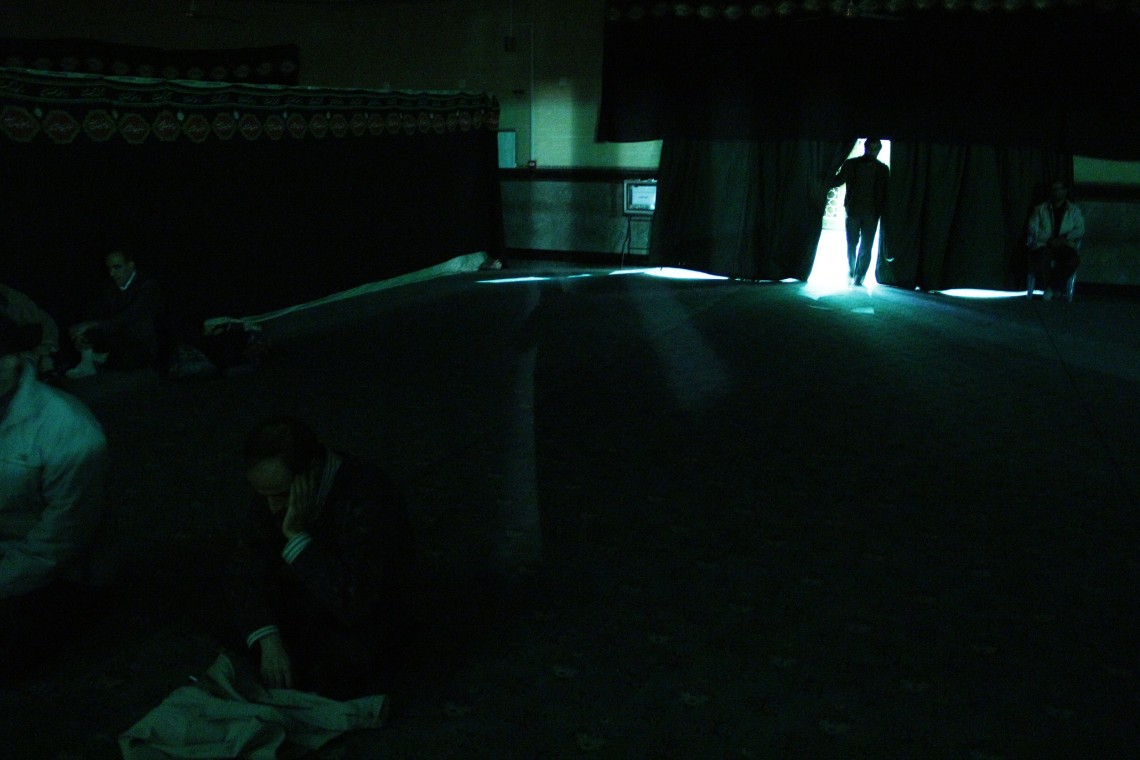 سوگواره سوم-عکس 45-محمد عباس نژاد فرد-جلسه هیأت فضای داخلی