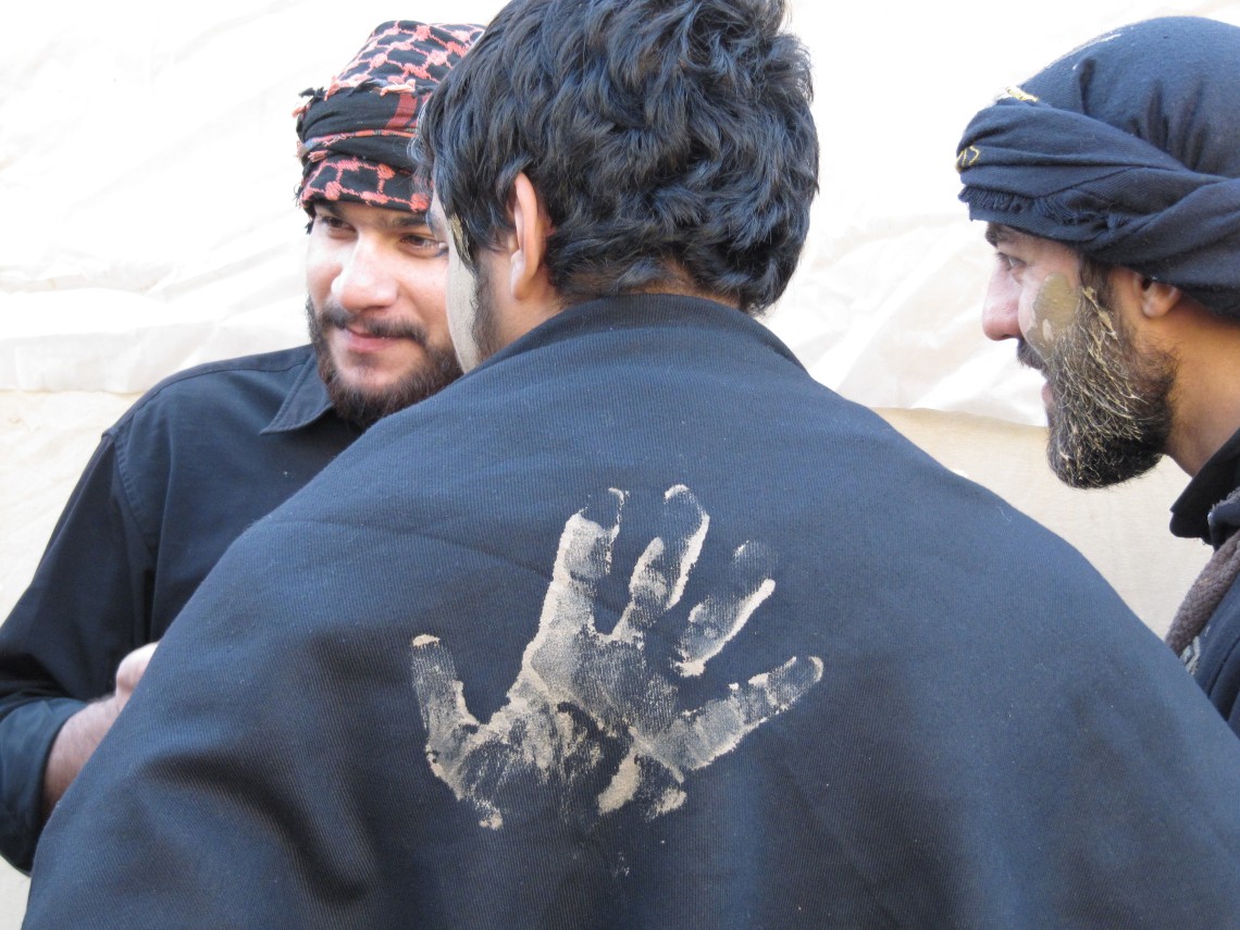 سوگواره سوم-عکس 1-محمدرضا زندشهری قمی-پیاده روی اربعین از نجف تا کربلا