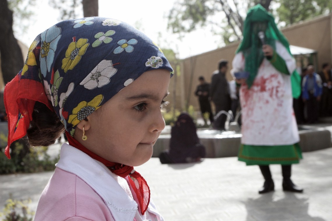 سوگواره دوم-عکس 5-حمیدرضا مجیدی-جلسه هیأت فضای داخلی