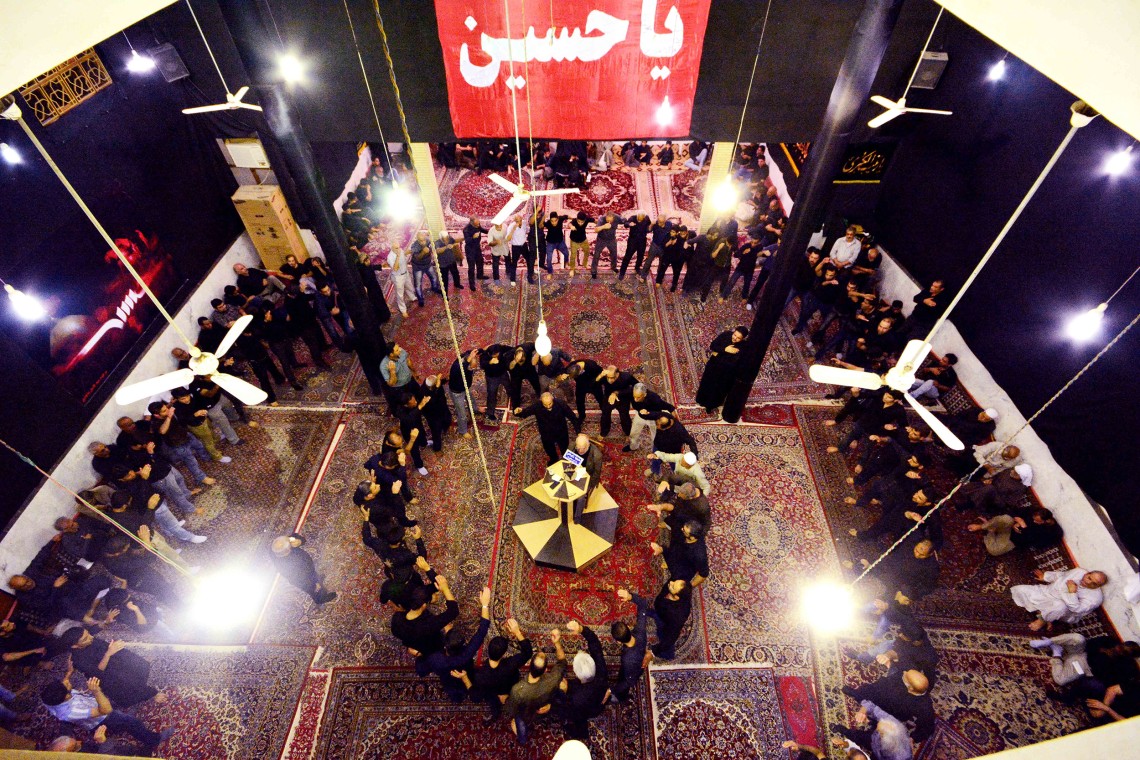 فراخوان ششمین سوگواره عاشورایی عکس هیأت-امير رضا فخري-بخش اصلی -جلسه هیأت