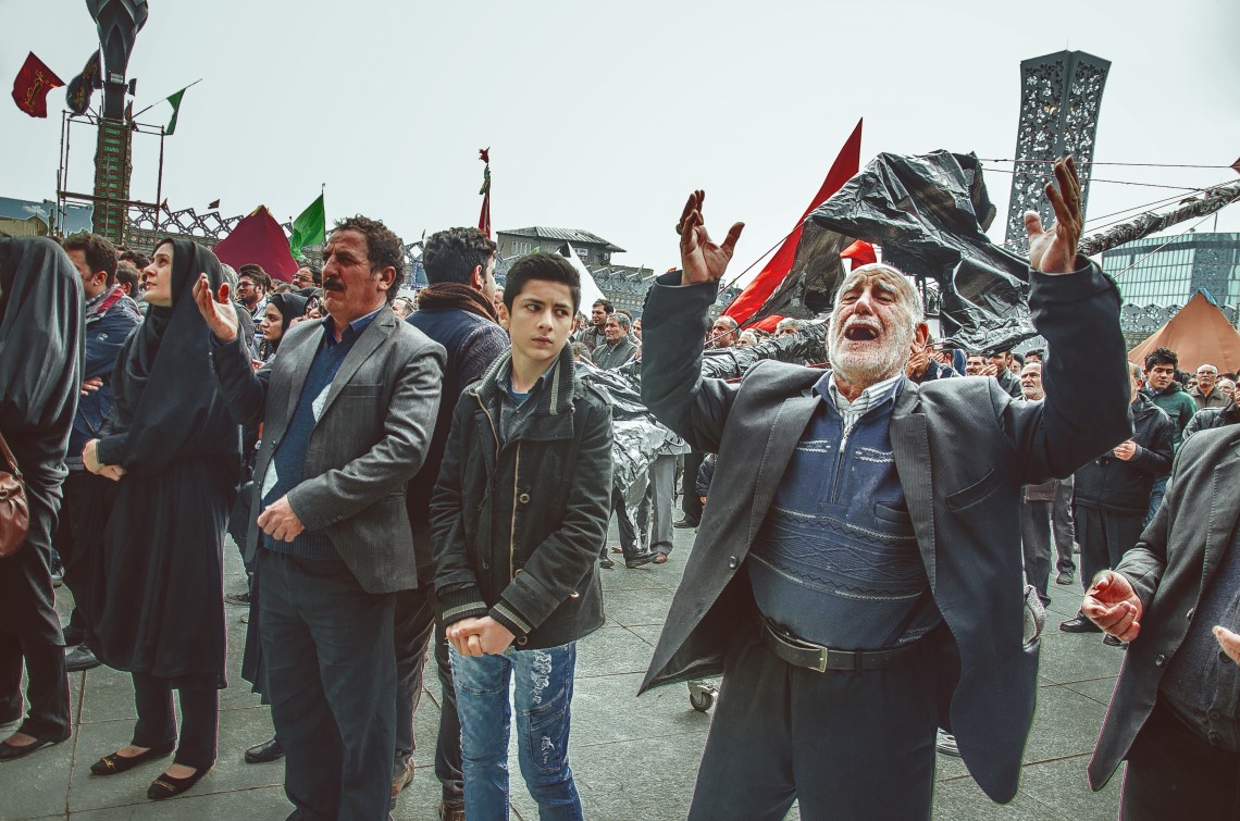 سوگواره پنجم-عکس 22-رضا بهرامی زاده-جلسه هیأت فضای بیرونی