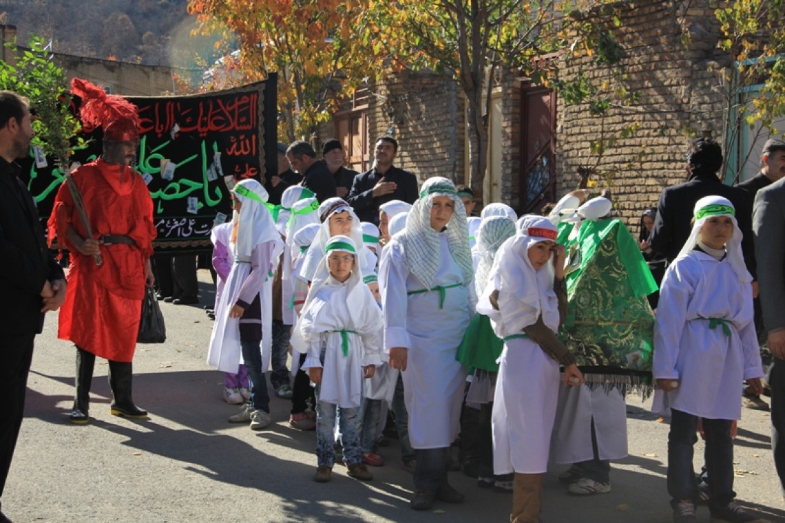 سوگواره دوم-عکس 2-پرویز انصاری-جلسه هیأت فضای داخلی