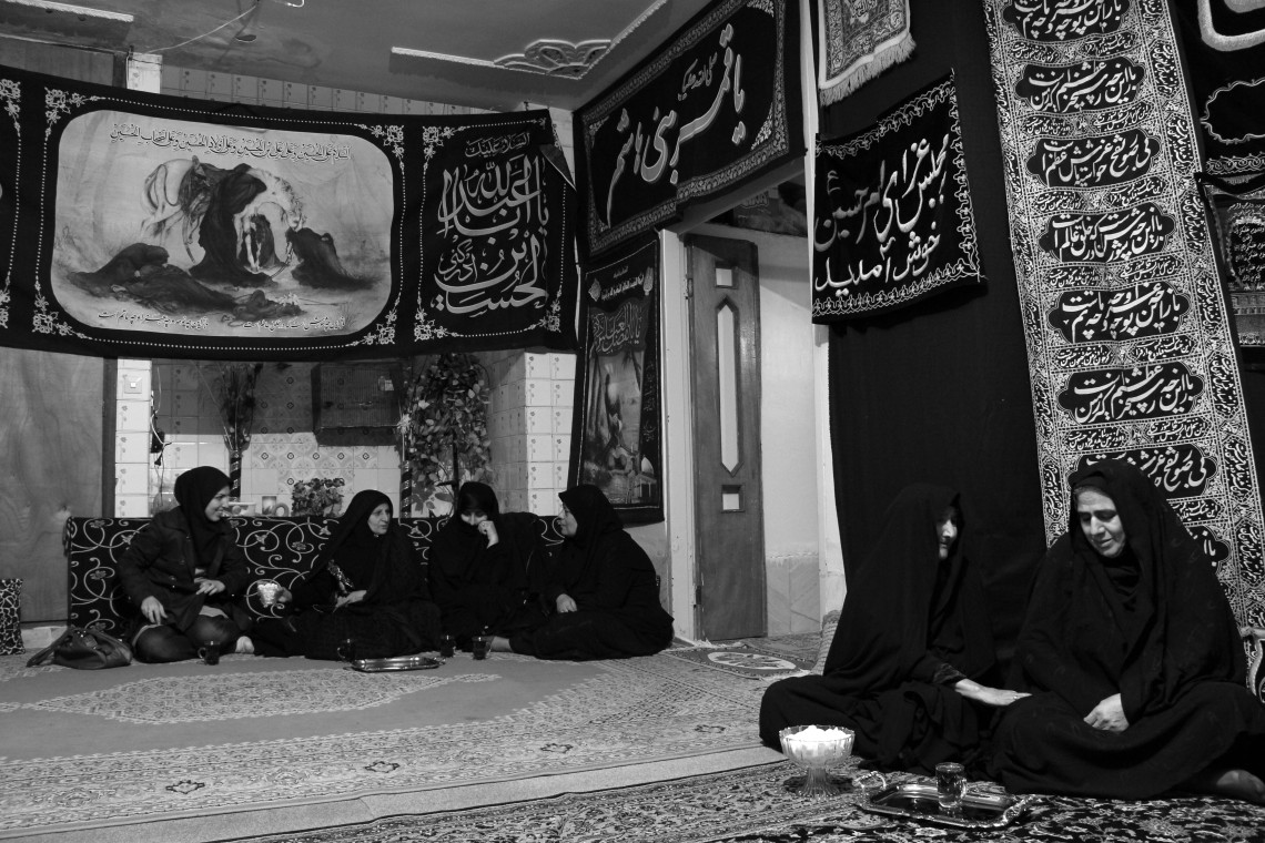 سوگواره سوم-عکس 22-سید مهران میرفصیحی-جلسه هیأت فضای داخلی