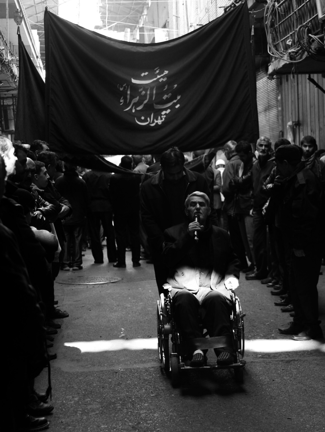 سوگواره سوم-عکس 11-سید محمد جواد  ذریه زهرا-جلسه هیأت فضای بیرونی