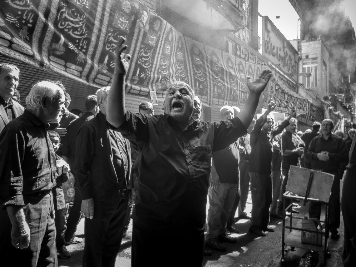 فراخوان ششمین سوگواره عاشورایی عکس هیأت-یوسف قاسمی-بخش اصلی -جلسه هیأت