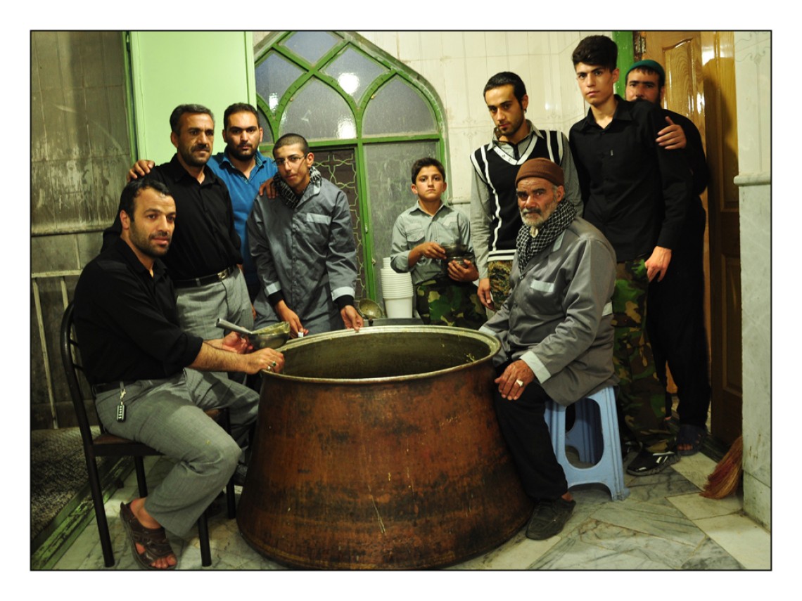 سوگواره سوم-عکس 11-محمدحسن باقری-جلسه هیأت فضای بیرونی