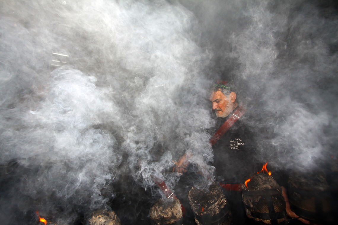 سوگواره پنجم-عکس 45-حجت الله  عطایی -جلسه هیأت فضای بیرونی