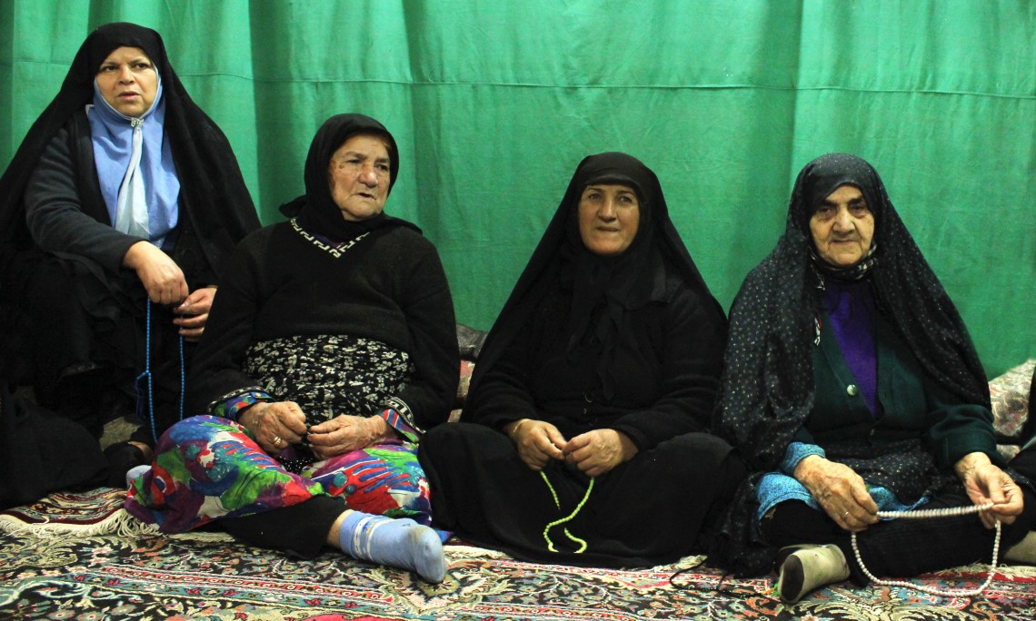 سوگواره سوم-عکس 4-مریم رسولی براردهی-جلسه هیأت فضای داخلی