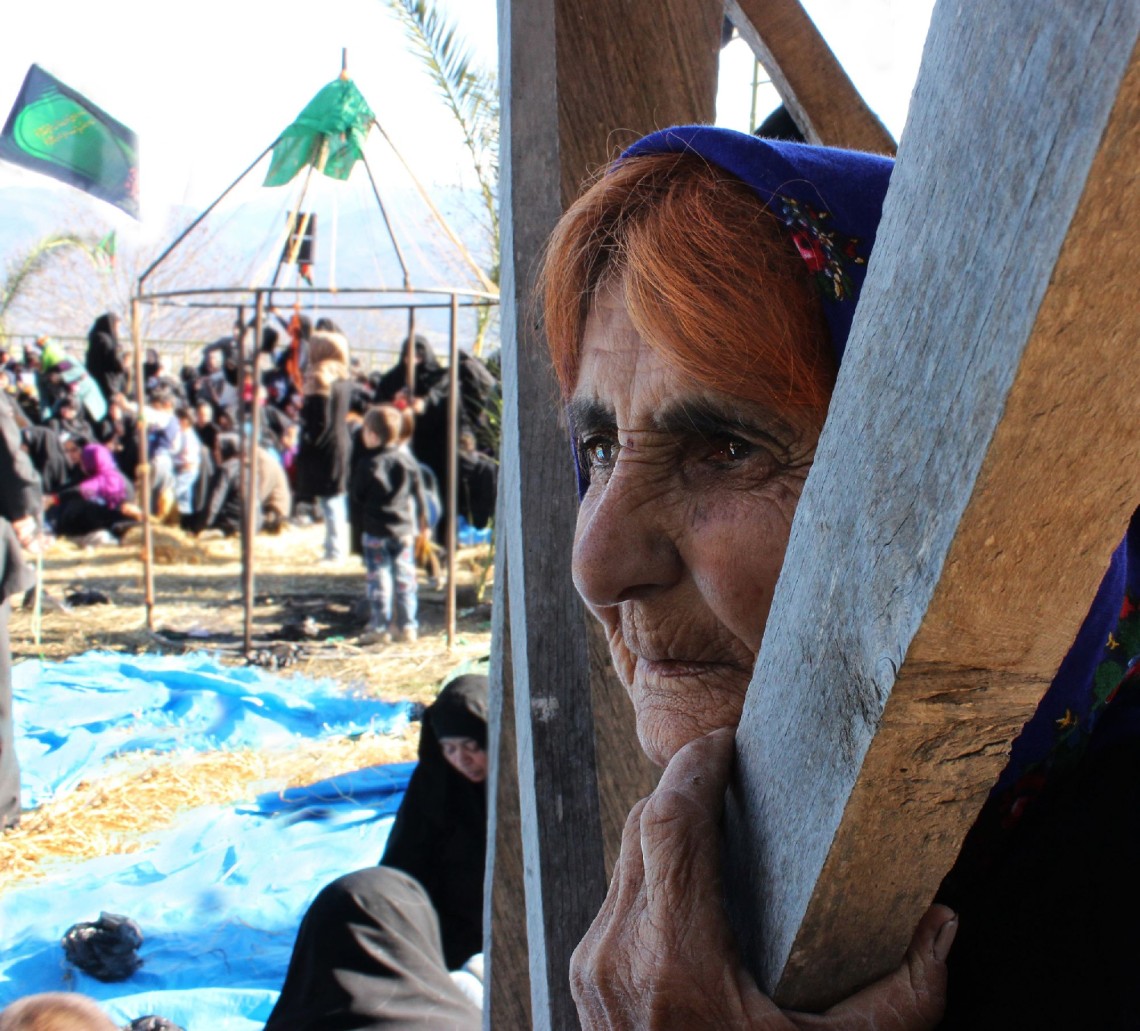 سوگواره چهارم-عکس 30-مریم رسولی براردهی-جلسه هیأت فضای بیرونی