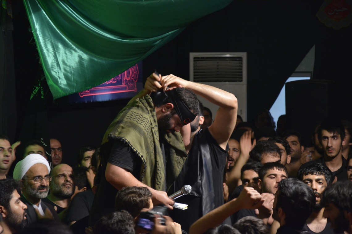 سوگواره سوم-عکس 21-مهدی مهرپویان-جلسه هیأت فضای داخلی