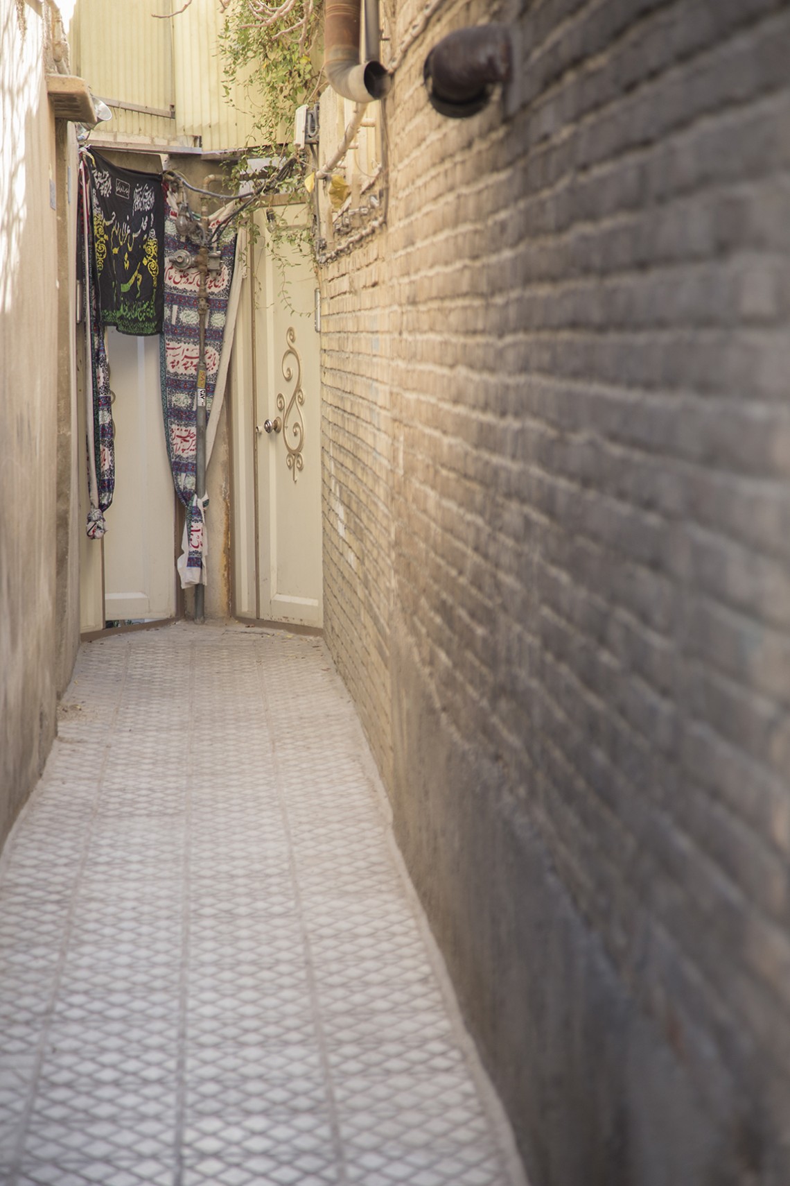 سوگواره سوم-عکس 14-علی بیات-جلسه هیأت فضای بیرونی