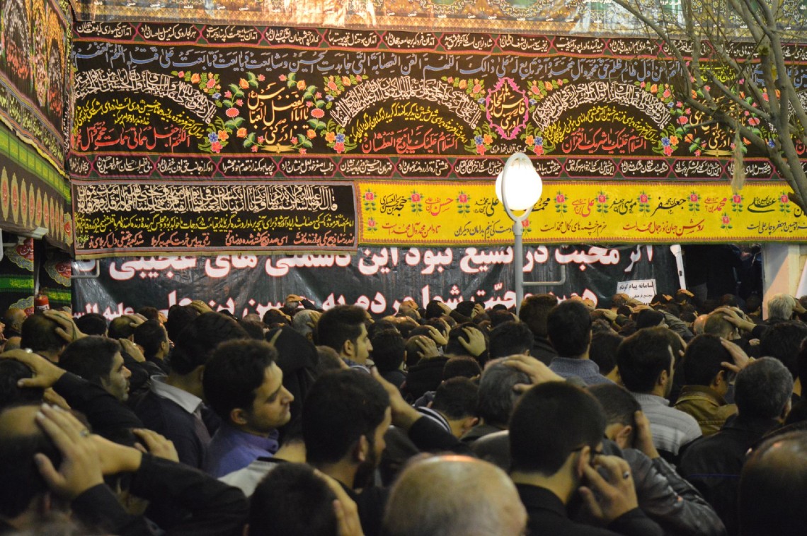 سوگواره چهارم-عکس 20-محمد رضا باقری نیسیانی-جلسه هیأت فضای داخلی