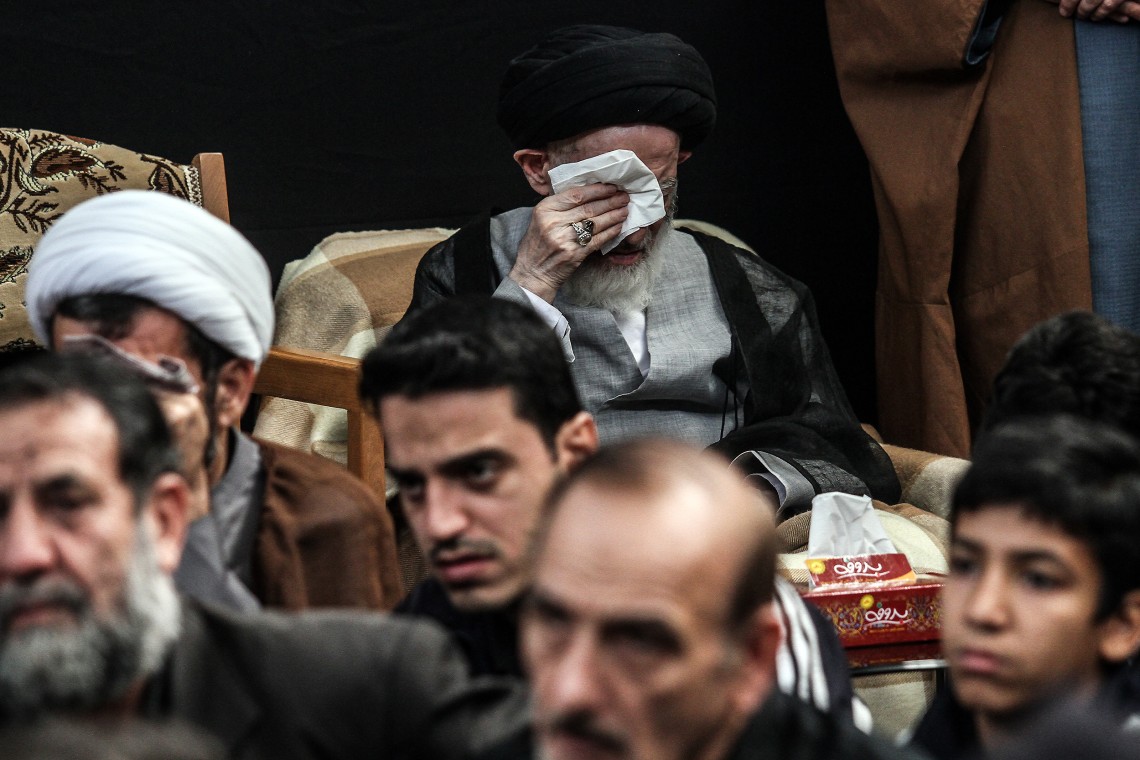 سوگواره چهارم-عکس 63-محمدرضا  جباری-جلسه هیأت فضای داخلی