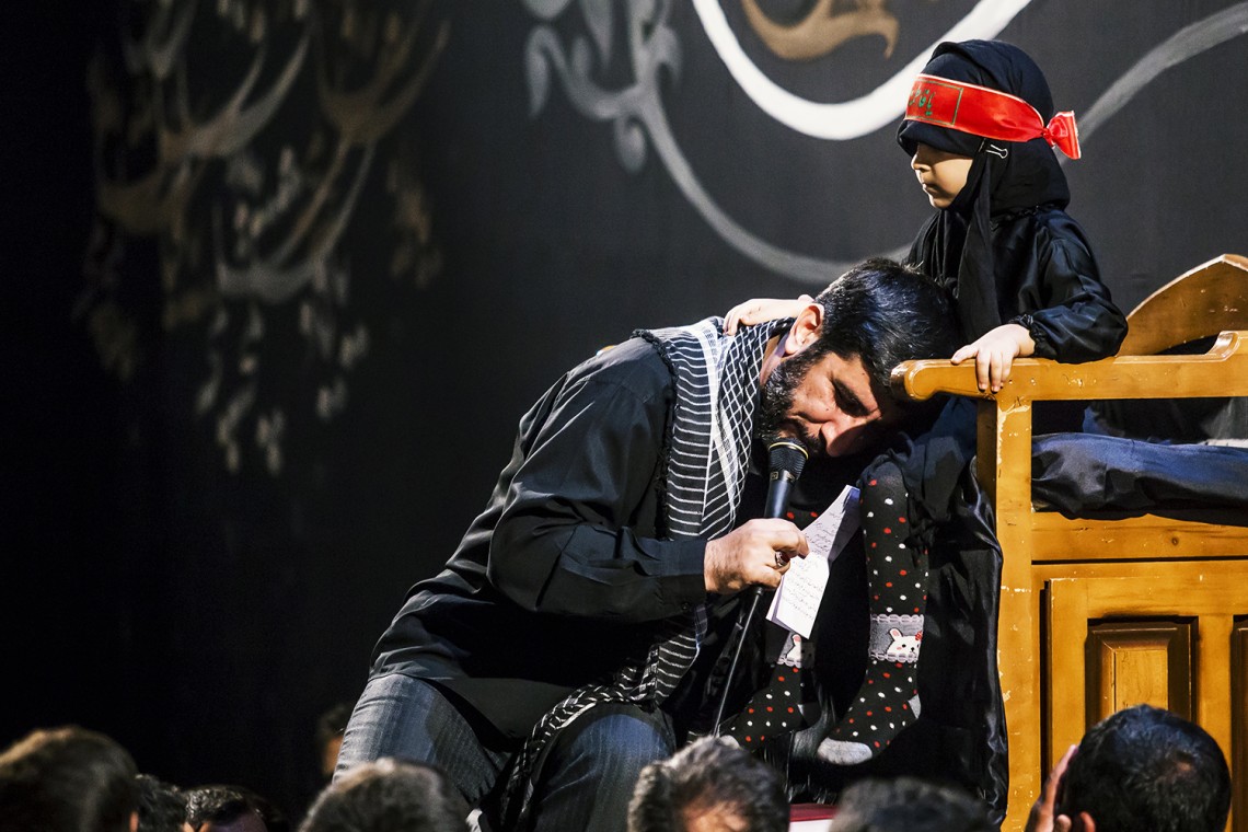 سوگواره سوم-عکس 28-محمد جواد پژوهنده-جلسه هیأت فضای داخلی