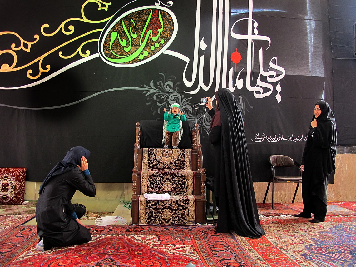 فراخوان ششمین سوگواره عاشورایی عکس هیأت-رضا فلاحی مطلق-بخش اصلی -جلسه هیأت