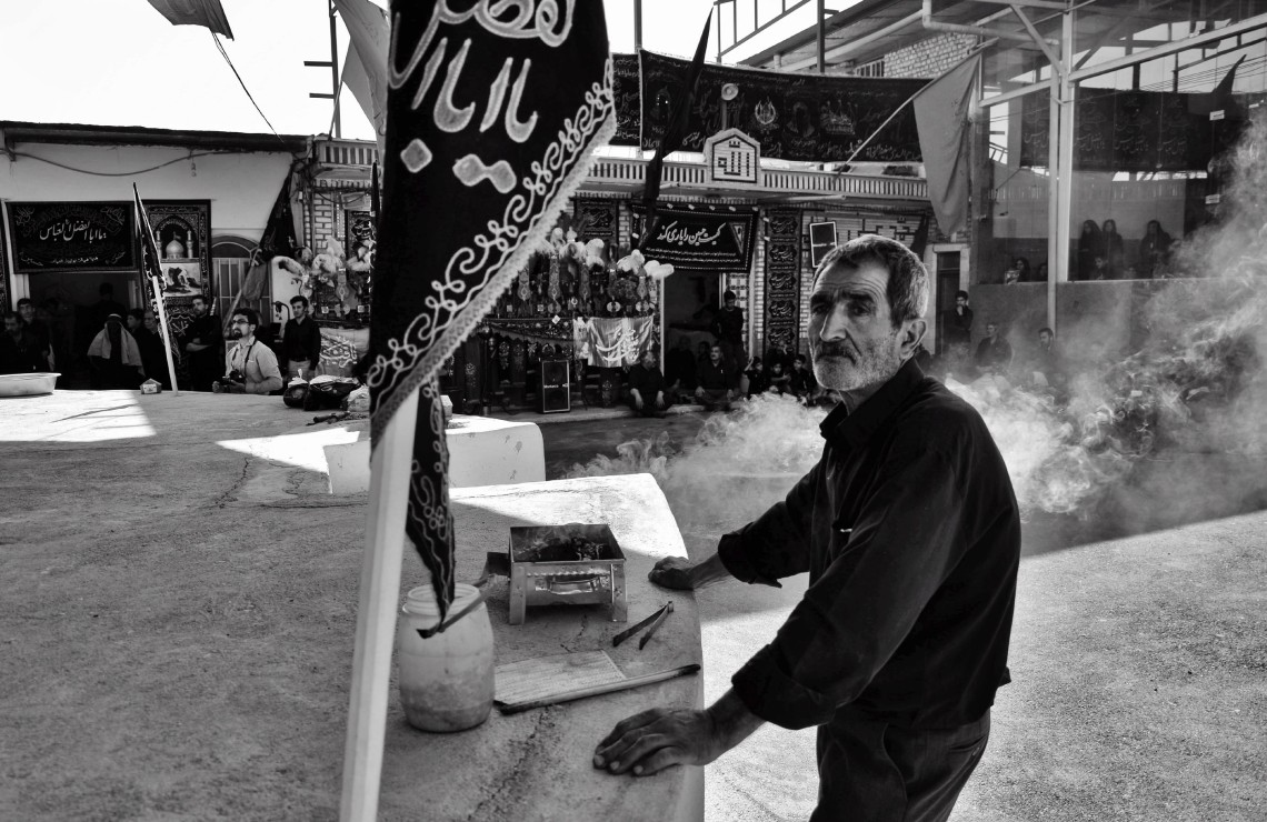 فراخوان ششمین سوگواره عاشورایی عکس هیأت-داود داودی-بخش اصلی -جلسه هیأت