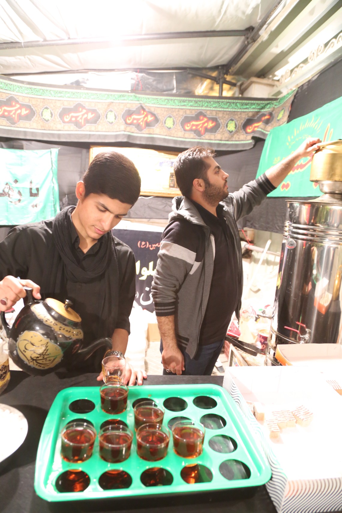 سوگواره چهارم-عکس 10-بهمن علی بخشی -جلسه هیأت فضای بیرونی