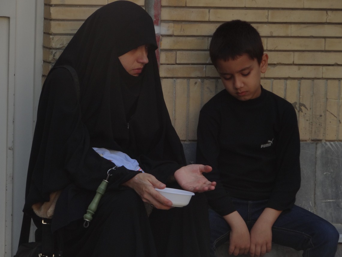 سوگواره چهارم-عکس 2-صادق قلیچ لی-جلسه هیأت فضای بیرونی